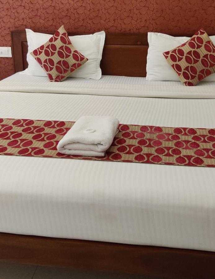 Hotel Hilite Inn Kochi Exteriör bild