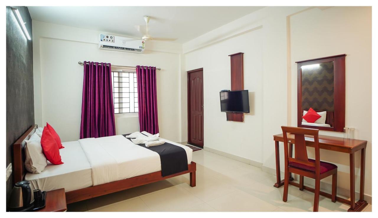 Hotel Hilite Inn Kochi Exteriör bild