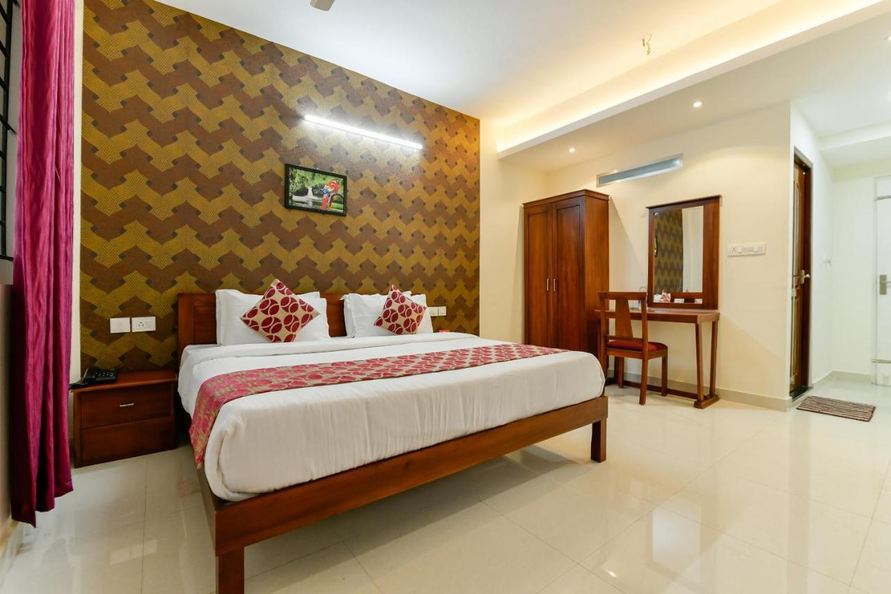 Hotel Hilite Inn Kochi Exteriör bild